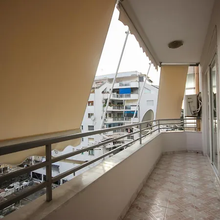 아파트 Johan's 티라나