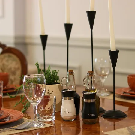 Johan's Тирана