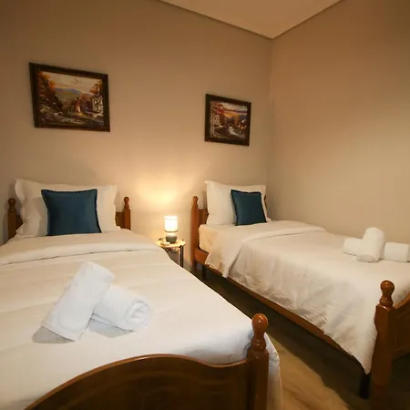 Johan's * Тирана