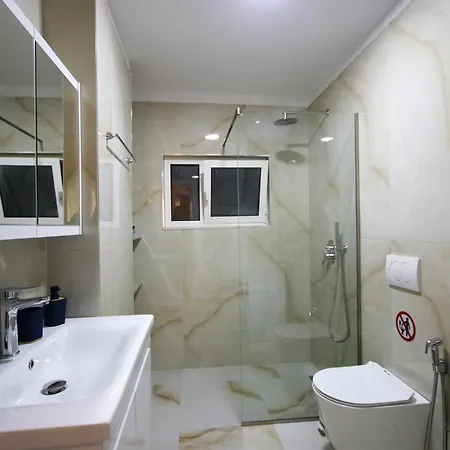 Apartment Johan's Tirana