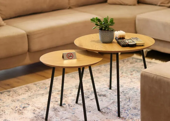 Johan's * ティラナ